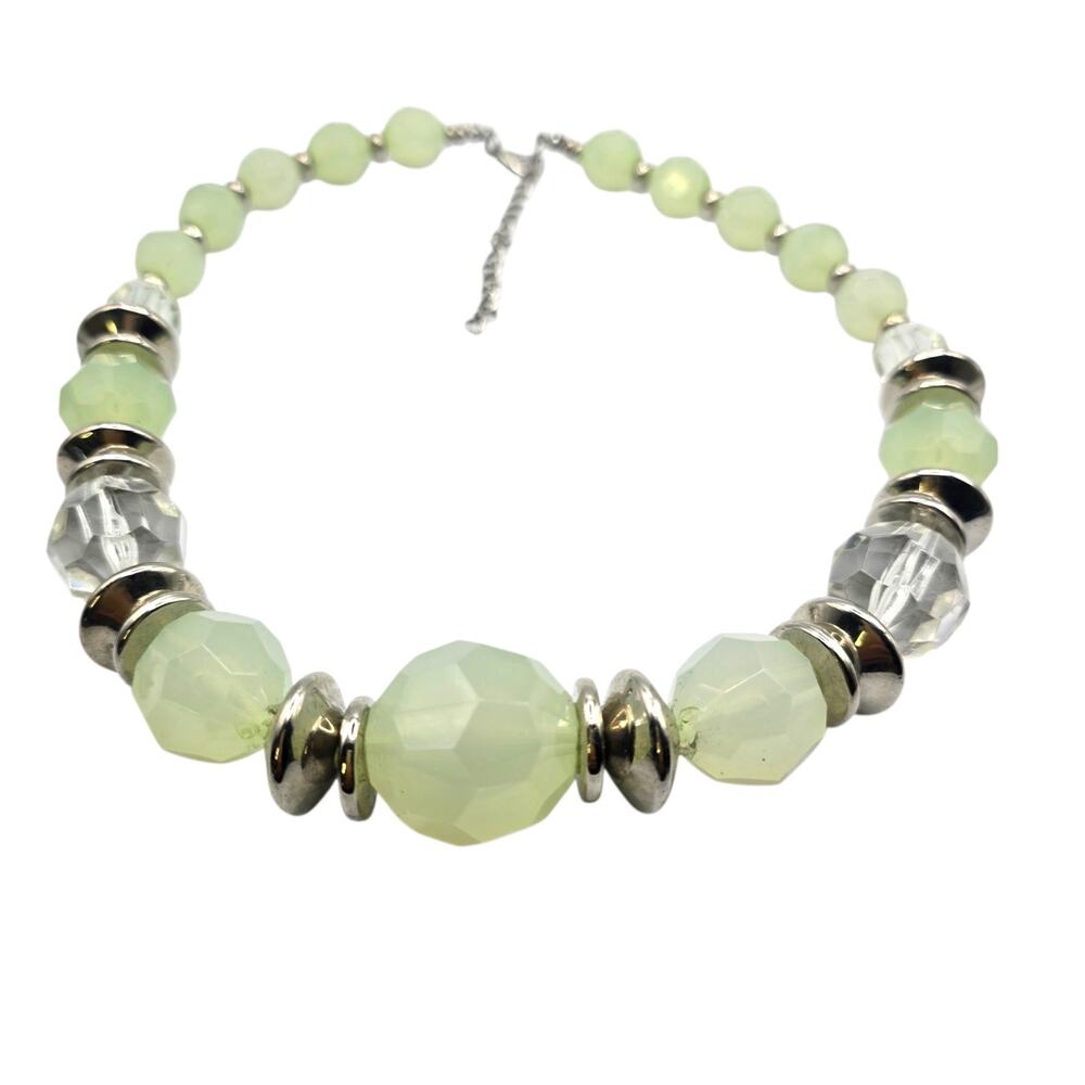 Necklace Chunky Icy Pastel Pale Green Fluorescent Under Blue Light 18" SKU 3358